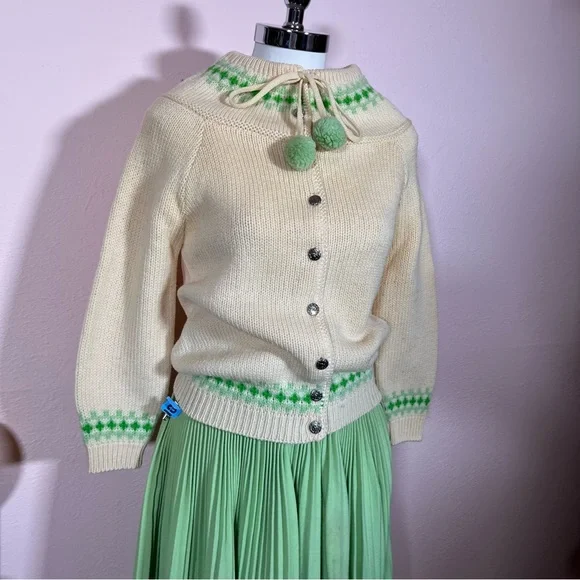 Vintage 1940 50 Retro Ski Aprés Wool Pom Pom tie neck Cardigan Pleated Skirt set - Picture 17 of 17